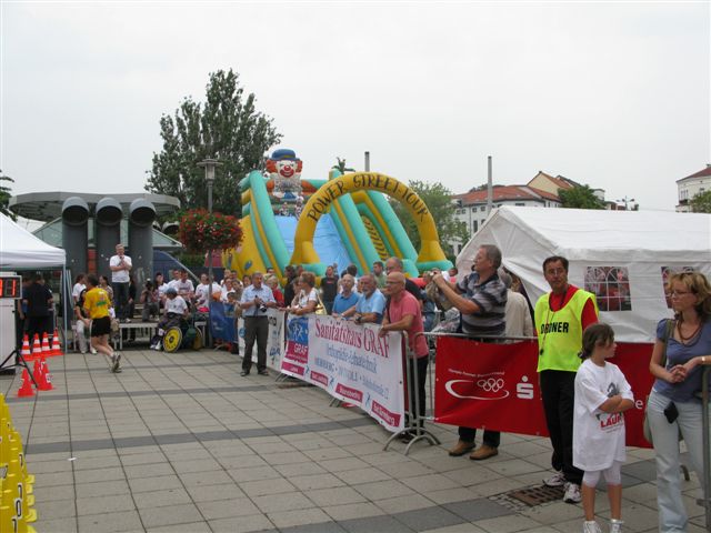 ../Images/BenefizlaufMerseburg2010 (60).jpg